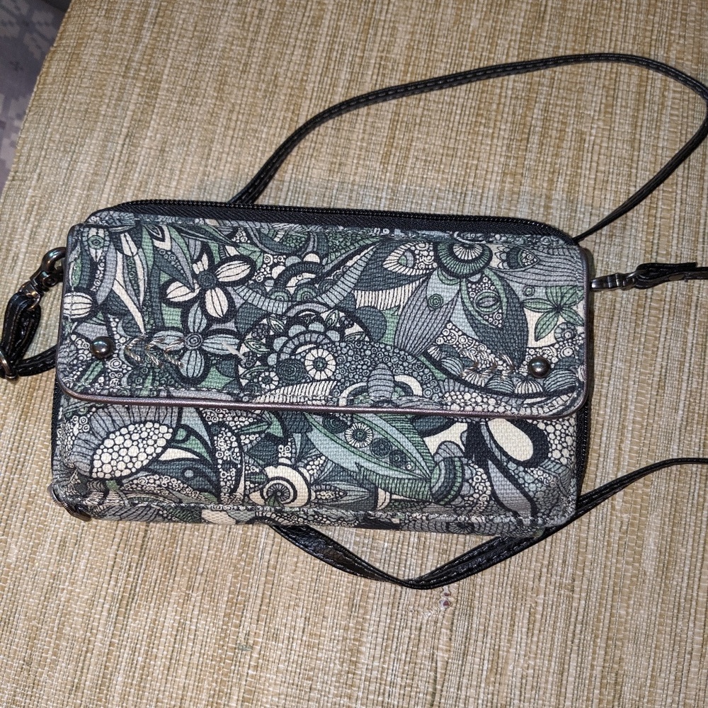 Sakroots large smartphone wristlet/crossbody